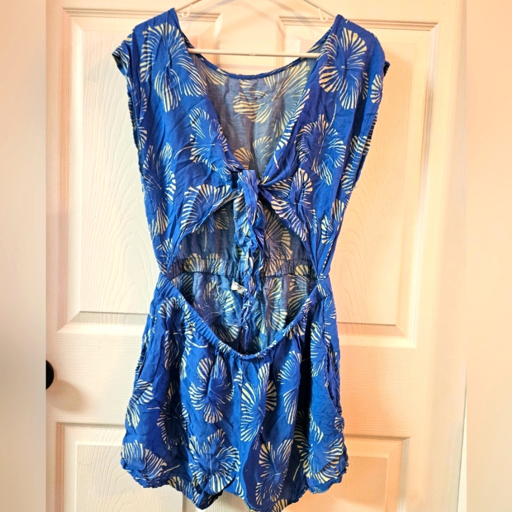Never worn Hawaiian swim cover up
